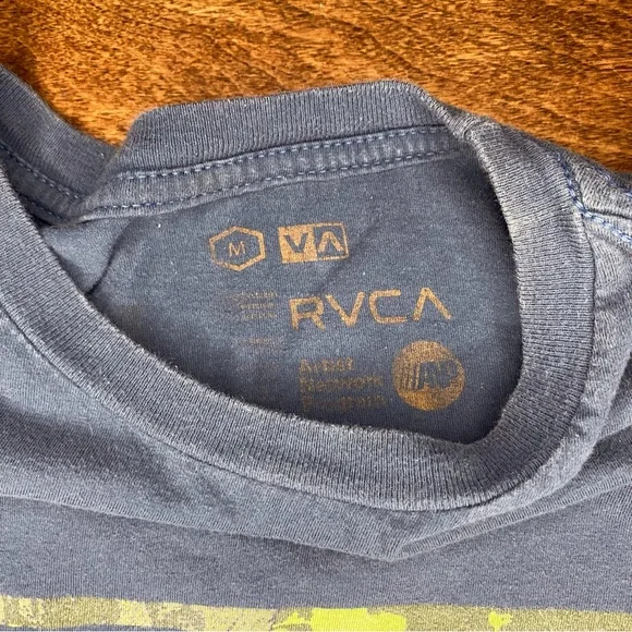 Men’s RVCA T-shirt - Picture 4 of 4